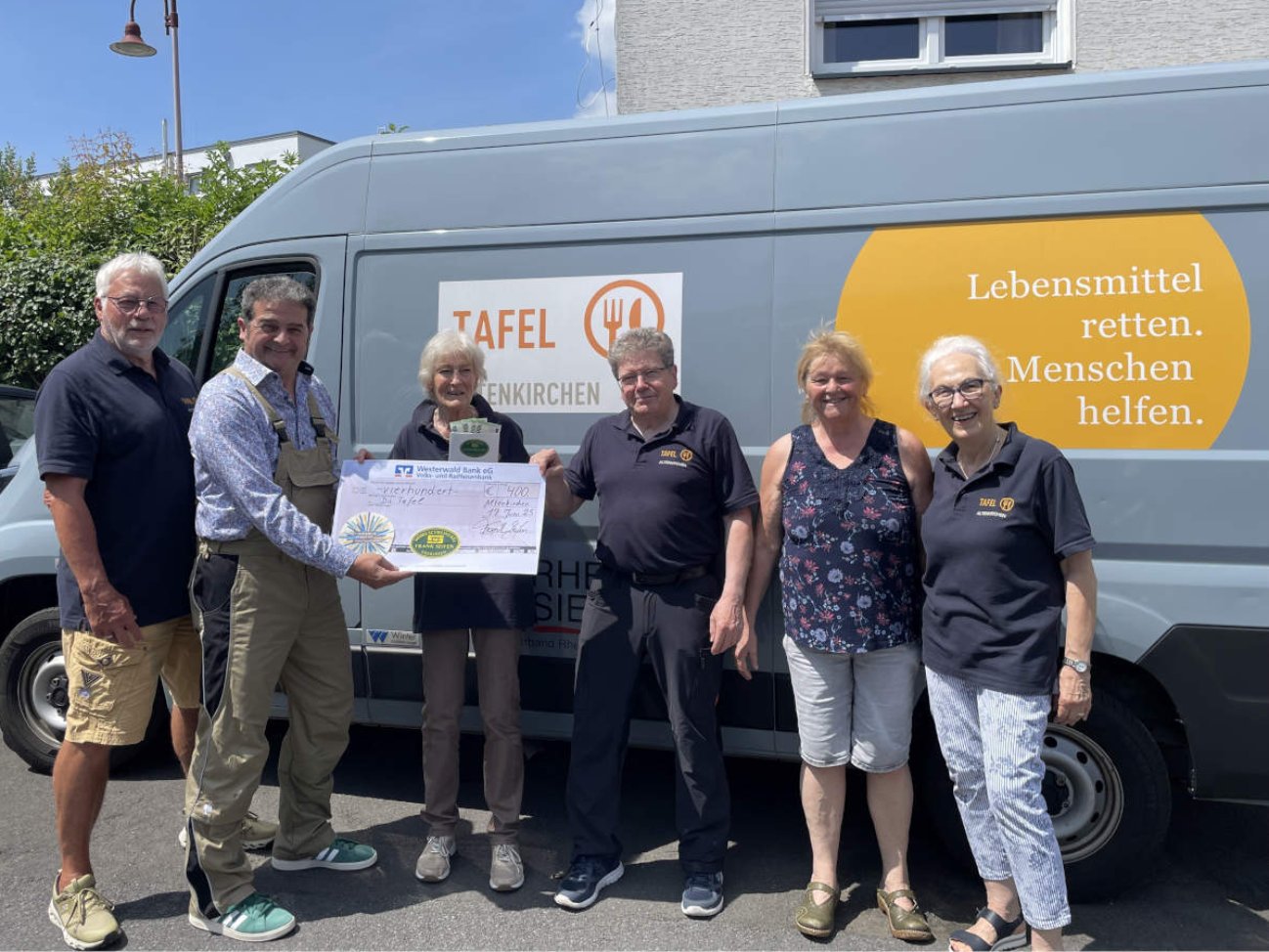 Spende an das Taftelteam (c) Tafel Altenkirchen